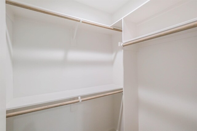 5703 Balbo St Unit B, Houston, TX 77091 - view of walk in closet