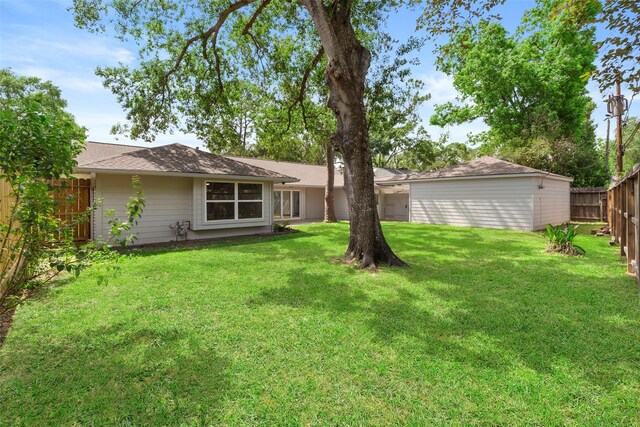 2610 Moss Hill Dr, Houston, TX 77080 - view of yard