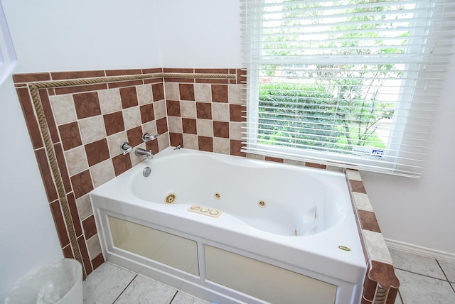 117 E 25th St, Houston, TX 77008 - bathroom featuring a whirlpool tub