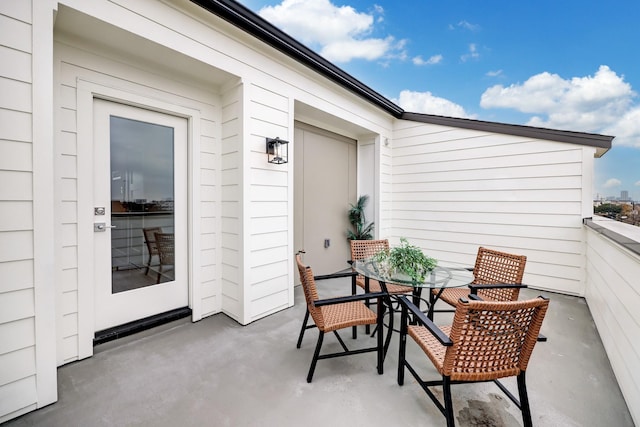 2105 Emancipation Ave, Houston, TX 77003 - balcony with outdoor dining space and a patio