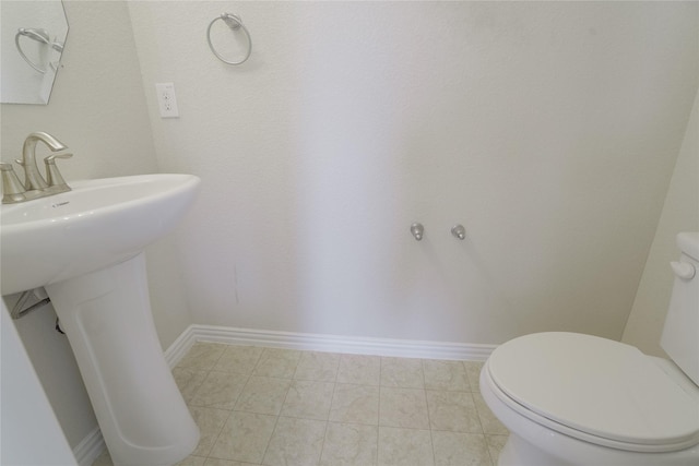 2806 Old Draw Dr, Humble, TX 77396 - half bathroom featuring baseboards and toilet