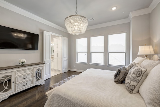 3604 Dorset Cliff Ln, Houston, TX 77055 - bedroom with a chandelier, dark wood-style floors, crown molding, recessed lighting, and ensuite bathroom