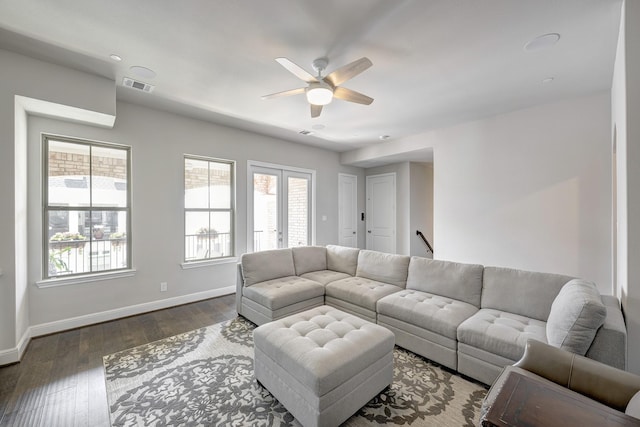 3604 Dorset Cliff Ln, Houston, TX 77055 - living room with plenty of natural light, baseboards, and ceiling fan