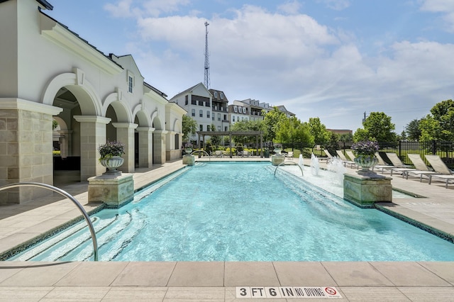 3604 Dorset Cliff Ln, Houston, TX 77055 - community pool with a patio area