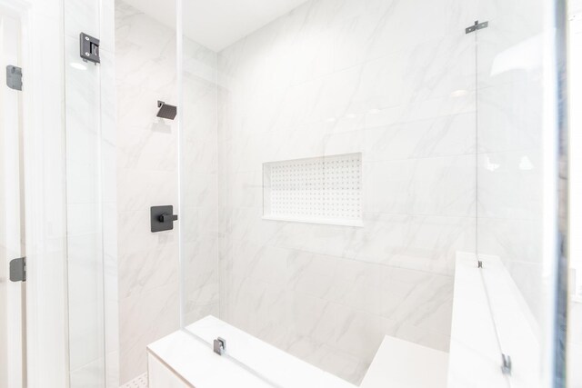 3312 Bremond St, Houston, TX 77004 - bathroom featuring tiled shower