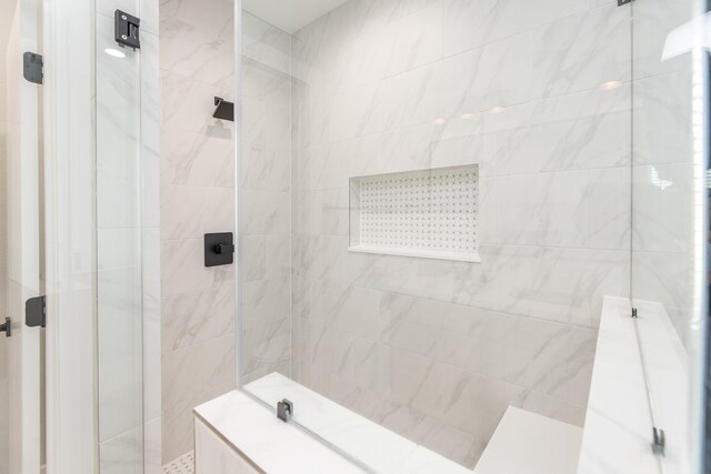 3312 Bremond St, Houston, TX 77004 - bathroom with tiled shower