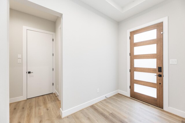 3312 Bremond St, Houston, TX 77004 - entrance foyer featuring light wood finished floors and baseboards