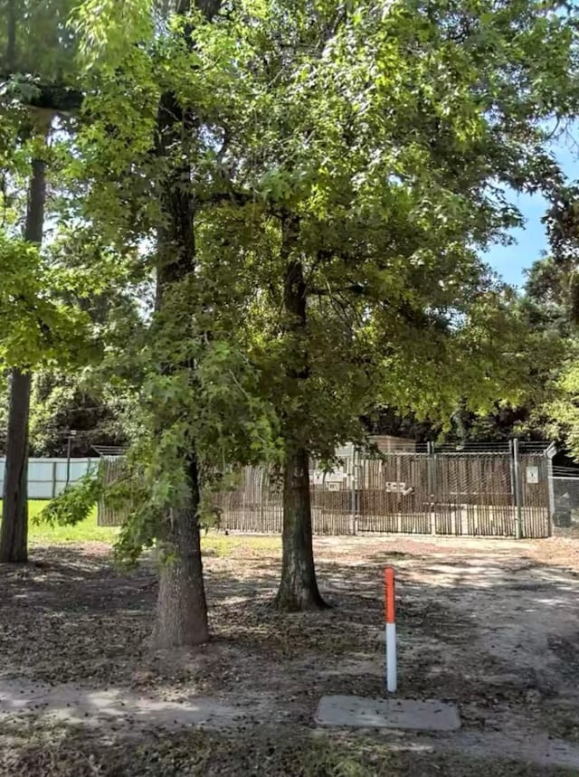88 Berry Rd, Houston, TX 77022
