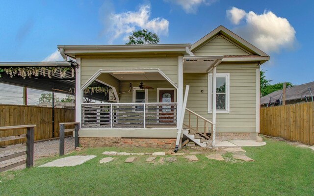 2711 Maury St, Houston, TX 77009 - view of front facade featuring a porch and ceiling fan