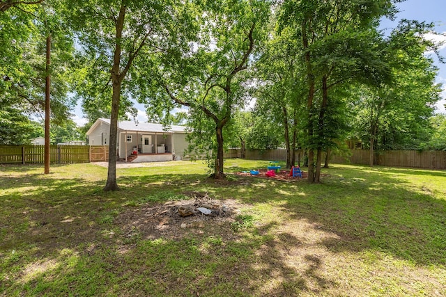 240 7th St, Trinity, TX 75862 - view of yard