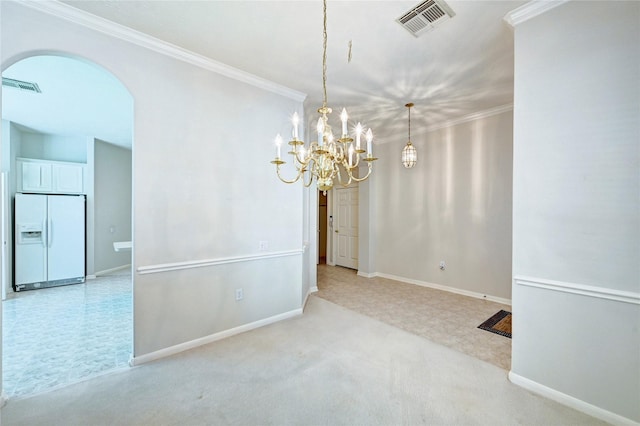 spare room with arched walkways, crown molding, a chandelier, baseboards, and tile patterned floors