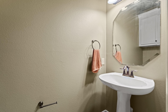4609 Sharman St, Houston, TX 77009 - bathroom featuring a sink