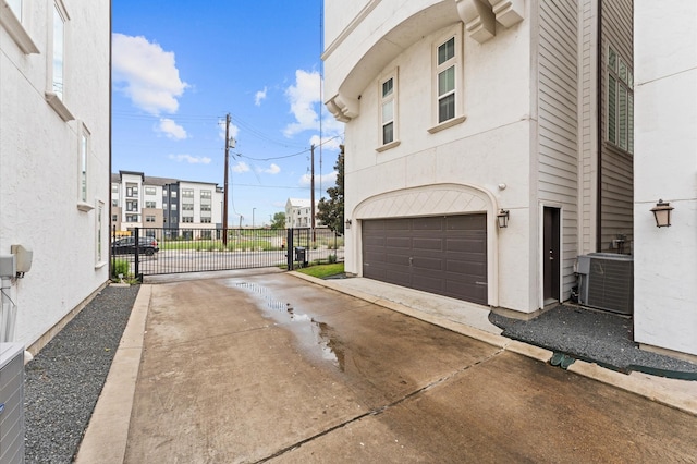 2725 Kennedy St, Houston, TX 77003 - view of road with a gate