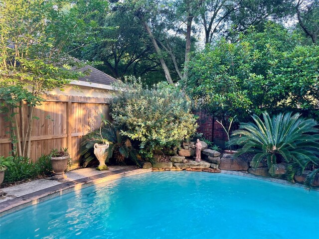 2103 Crescent Coral Dr, League City, TX 77573 - view of pool