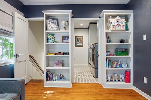 2618 Sunset Blvd, West University Place, TX 77005 - closet with independent washer and dryer