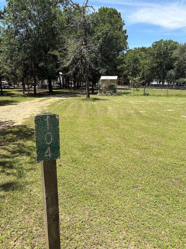 104 Crooked Creek Dr, Sheridan, TX 77475 - view of yard