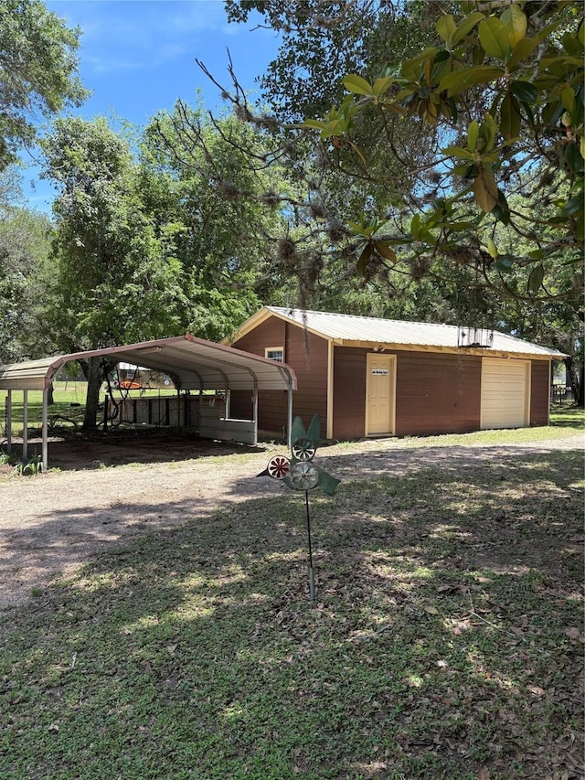 104 Crooked Creek Dr, Sheridan, TX 77475 - view of outbuilding featuring an outbuilding