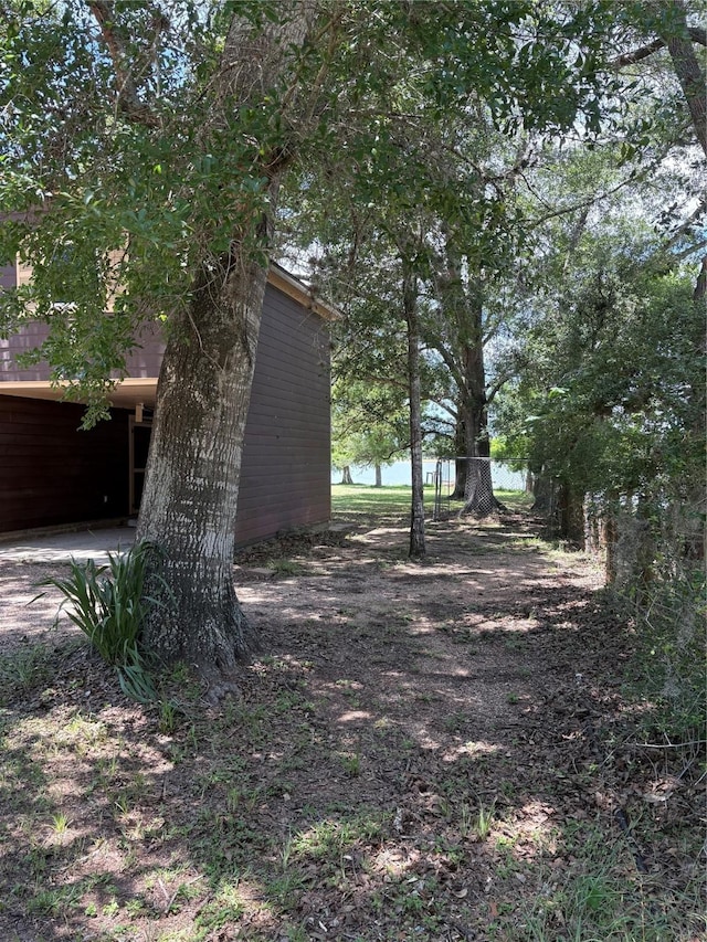 104 Crooked Creek Dr, Sheridan, TX 77475 - view of yard