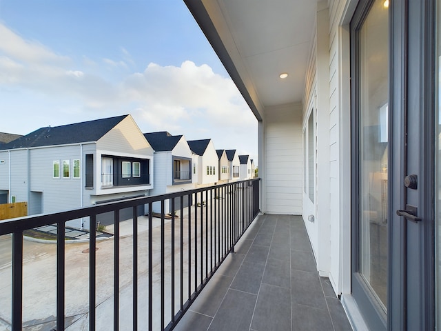 2710 Jensen Creek Ln, Houston, TX 77026 - balcony featuring a residential view