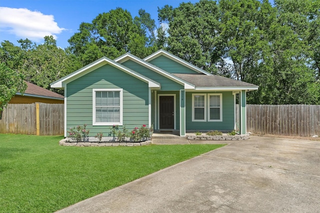 1314 Robert St, Baytown, TX 77521 - bungalow-style house with a porch