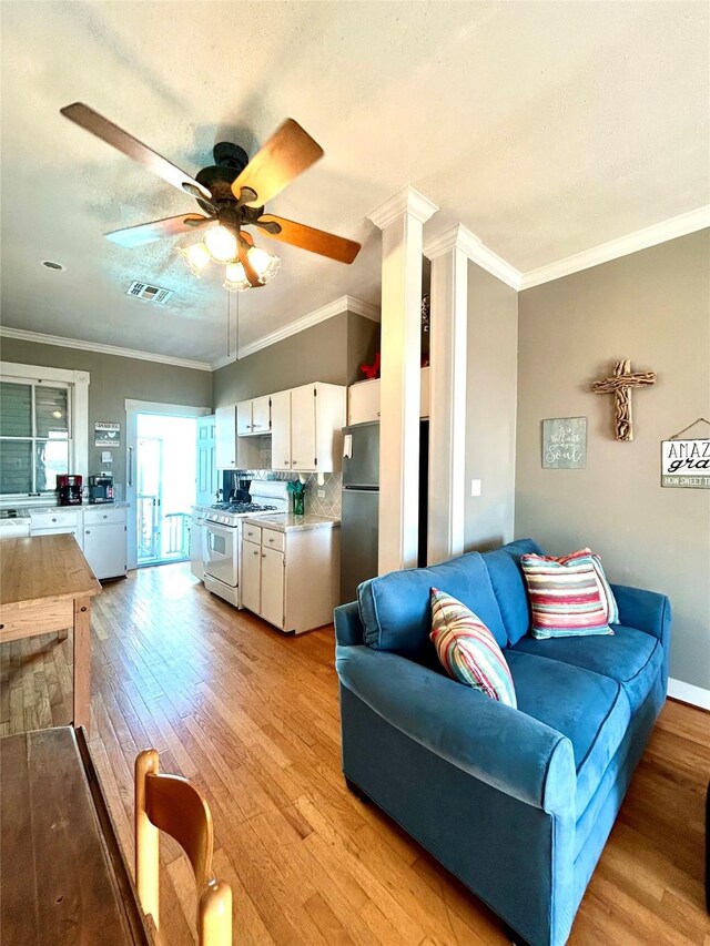 1328 Avenue N 1/2 Ave N 1/2, Galveston, TX 77550 - photo 4