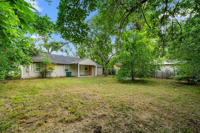5835 Southseas St, Houston, TX 77033 - view of yard