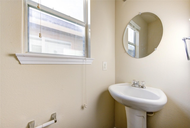 15531 Kiplands Bend Dr, Houston, TX 77014 - bathroom with a sink