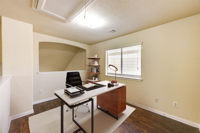 15531 Kiplands Bend Dr, Houston, TX 77014 - home office featuring wood finished floors and baseboards