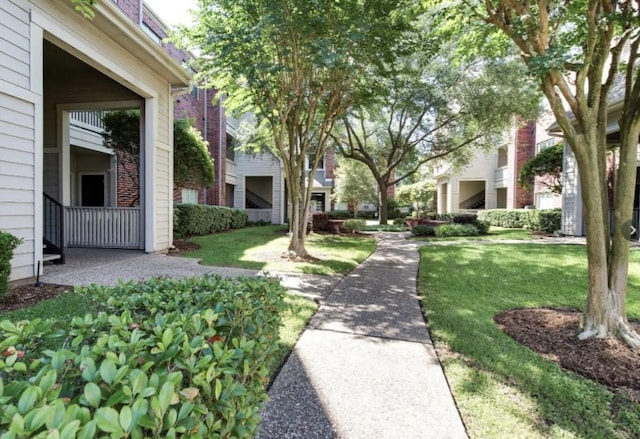 1330 Old Spanish Trl Unit 7207, Houston, TX 77054 - view of community with a lawn
