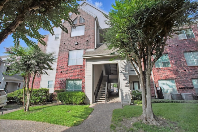 1330 Old Spanish Trl Unit 7207, Houston, TX 77054 - view of building exterior featuring stairway
