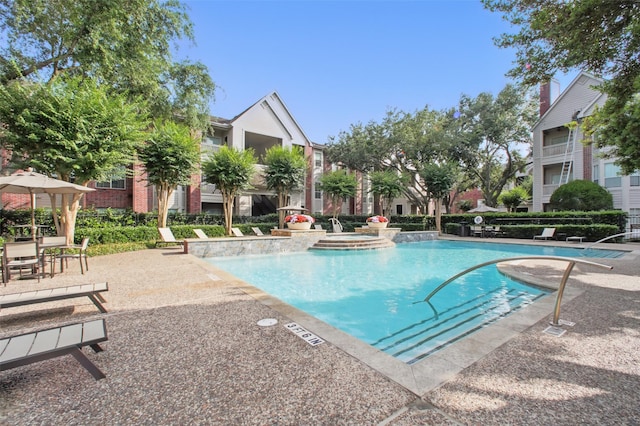 1330 Old Spanish Trl Unit 7207, Houston, TX 77054 - community pool with a patio and a jacuzzi