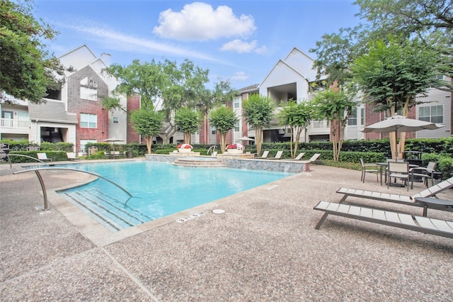 1330 Old Spanish Trl Unit 7207, Houston, TX 77054 - community pool with a patio