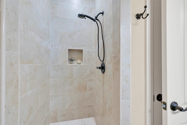 607 29th St, Dickinson, TX 77539 - full bath with tiled shower