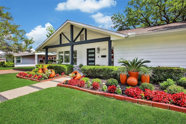 1345 Curtin St, Houston, TX 77018 - view of front of home with a front yard and a porch