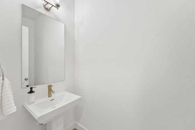 1503 Vermont St Unit D, Houston, TX 77006 - bathroom with a sink