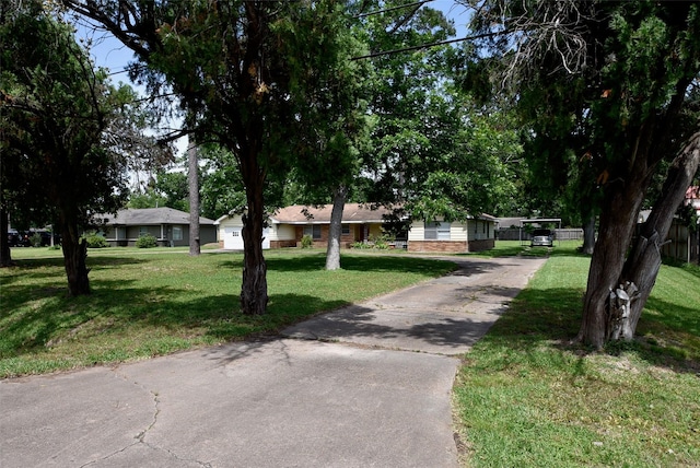 5216 Sue Marie Ln, Houston, TX 77091 - ranch-style home featuring driveway