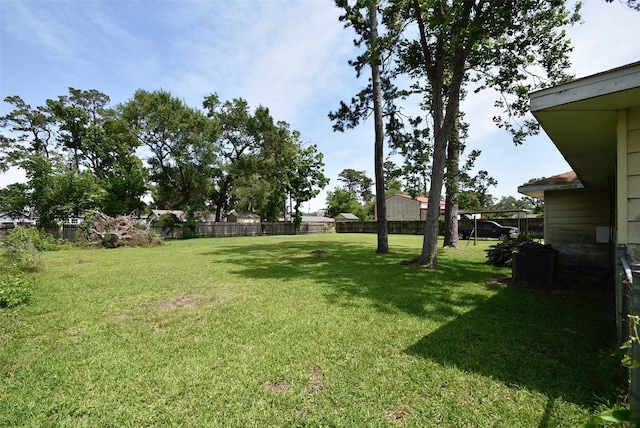 5216 Sue Marie Ln, Houston, TX 77091 - view of yard