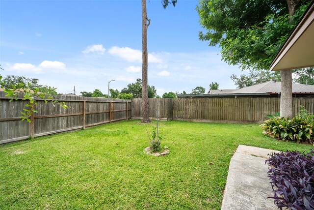 4266 T C Jester Blvd, Houston, TX 77018 - view of yard with a patio