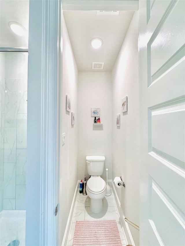 7014 Anacua Berry Cir, Katy, TX 77493 - full bath featuring baseboards, toilet, and tiled shower