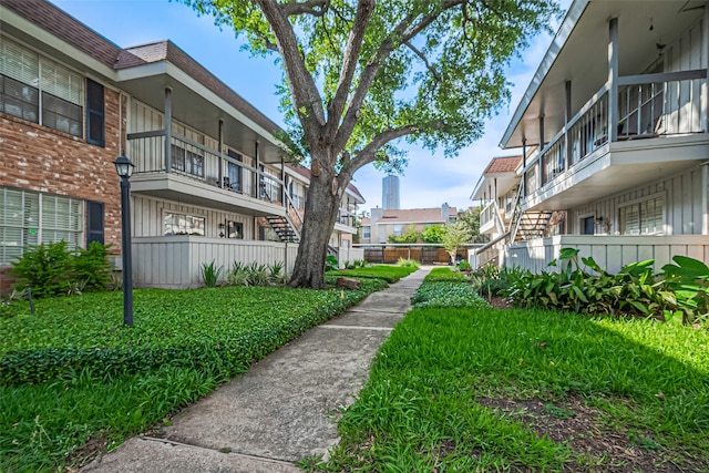 2250 Bering Dr Unit 101, Houston, TX 77057 - view of home's community featuring fence