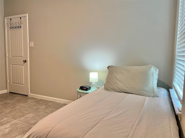 2338 Vanessa Cay Ln, La Porte, TX 77571 - bedroom with baseboards