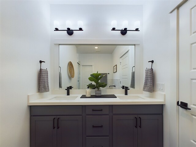 5808 Highland Sky Ln, Houston, TX 77091 - full bath featuring double vanity