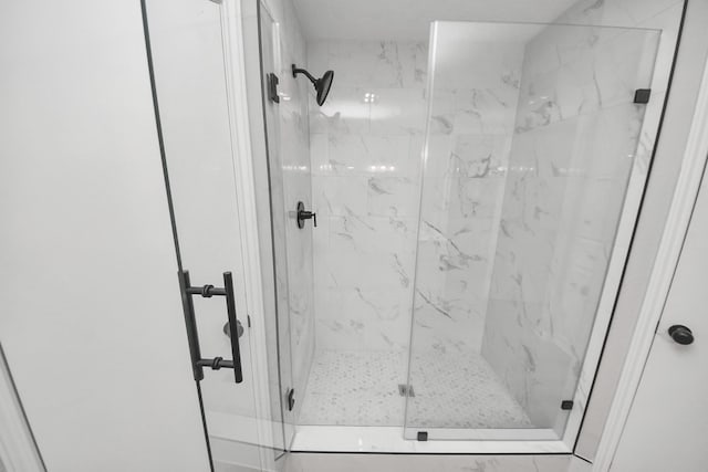 1914 Round Wind Trl, Crosby, TX 77532 - full bath with a marble finish shower