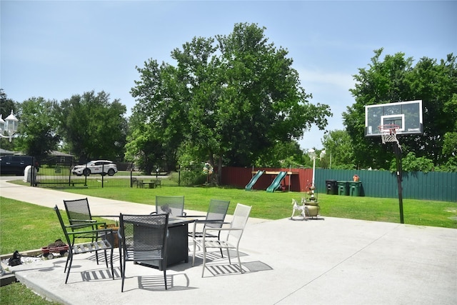 275 Georgia St, Houston, TX 77029 - view of patio featuring a playground