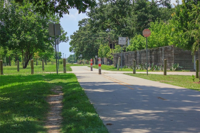 328 Neyland St, Houston, TX 77022