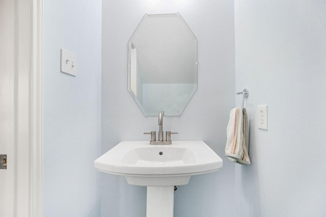 2385 Golden Shores Ln, League City, TX 77573 - view of bathroom