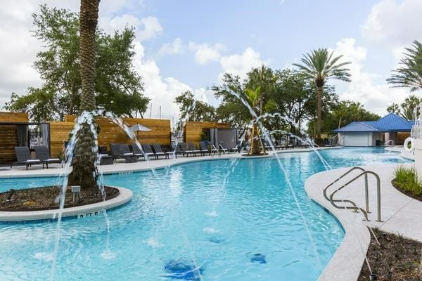 2385 Golden Shores Ln, League City, TX 77573