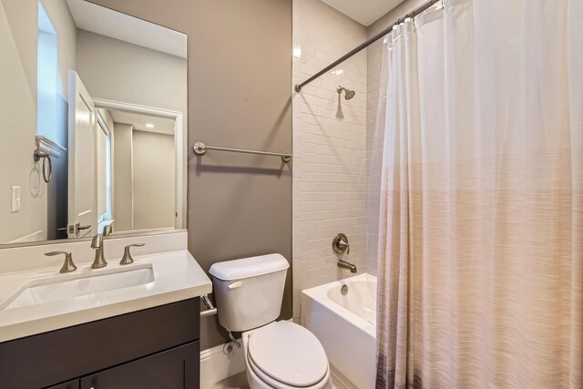 407 N Nagle St Unit E, Houston, TX 77003 - full bathroom featuring shower / tub combo, vanity, and toilet