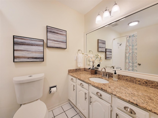 1201 Bering Dr Unit 44, Houston, TX 77057 - full bathroom with tile patterned flooring, toilet, vanity, baseboards, and curtained shower