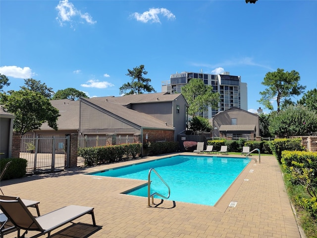 1201 Bering Dr Unit 44, Houston, TX 77057 - community pool with fence and a patio area